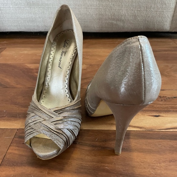 Lulu Townsend Champagne Heels! - Picture 3 of 7